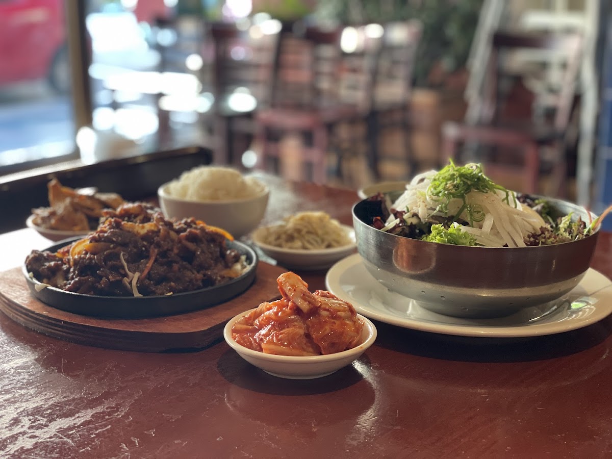 Jok-Bal (Korean Traditional Braised Pork Leg) (Takeaway)